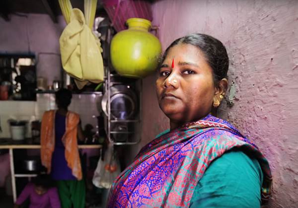 Sunita, miembro de la red local de mujeres Sneha